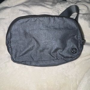 Lululemon everywhere belt bag shiny black